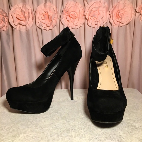 Black Velvet Pumps with Ankle Strap - Picture 2 of 9